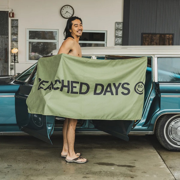 画像7: New! BEACHED DAYS Magnetic Beach Towel / OLIVE